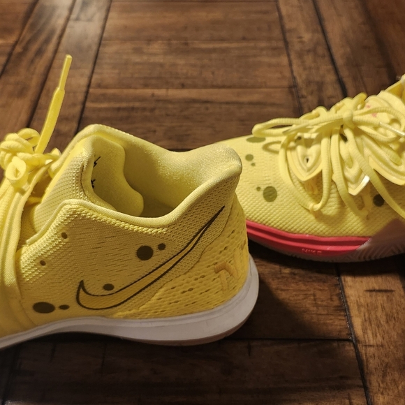 Size 7Y - Nike SpongeBob SquarePants x Kyrie 5 SpongeBob - Picture 5 of 11